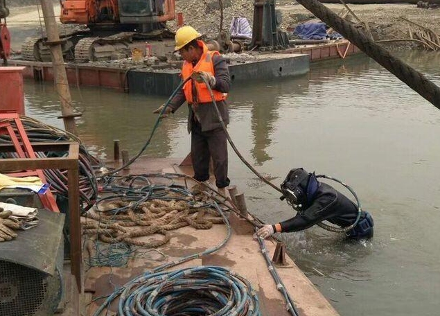 萝北潜水封堵打捞